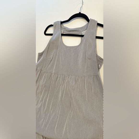 Size 14 Lemmie for Nina Leonard Pinstriped Dress with Adorable Back Cut Out - Picture 3 of 3